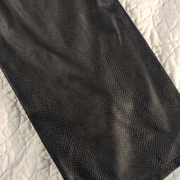 Danielle Bernstein/We Wore What | Faux Leather Pants | Size 25 - Picture 4 of 5